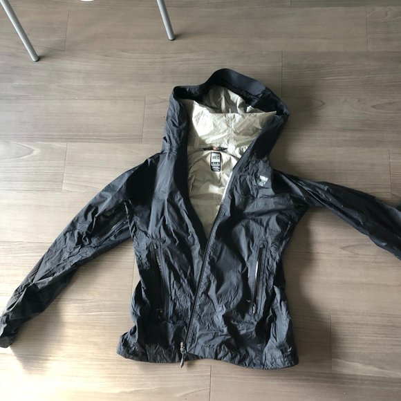 MEC Gore-Tex Flash Cloud Women's Raincoat - Picture 6 of 17